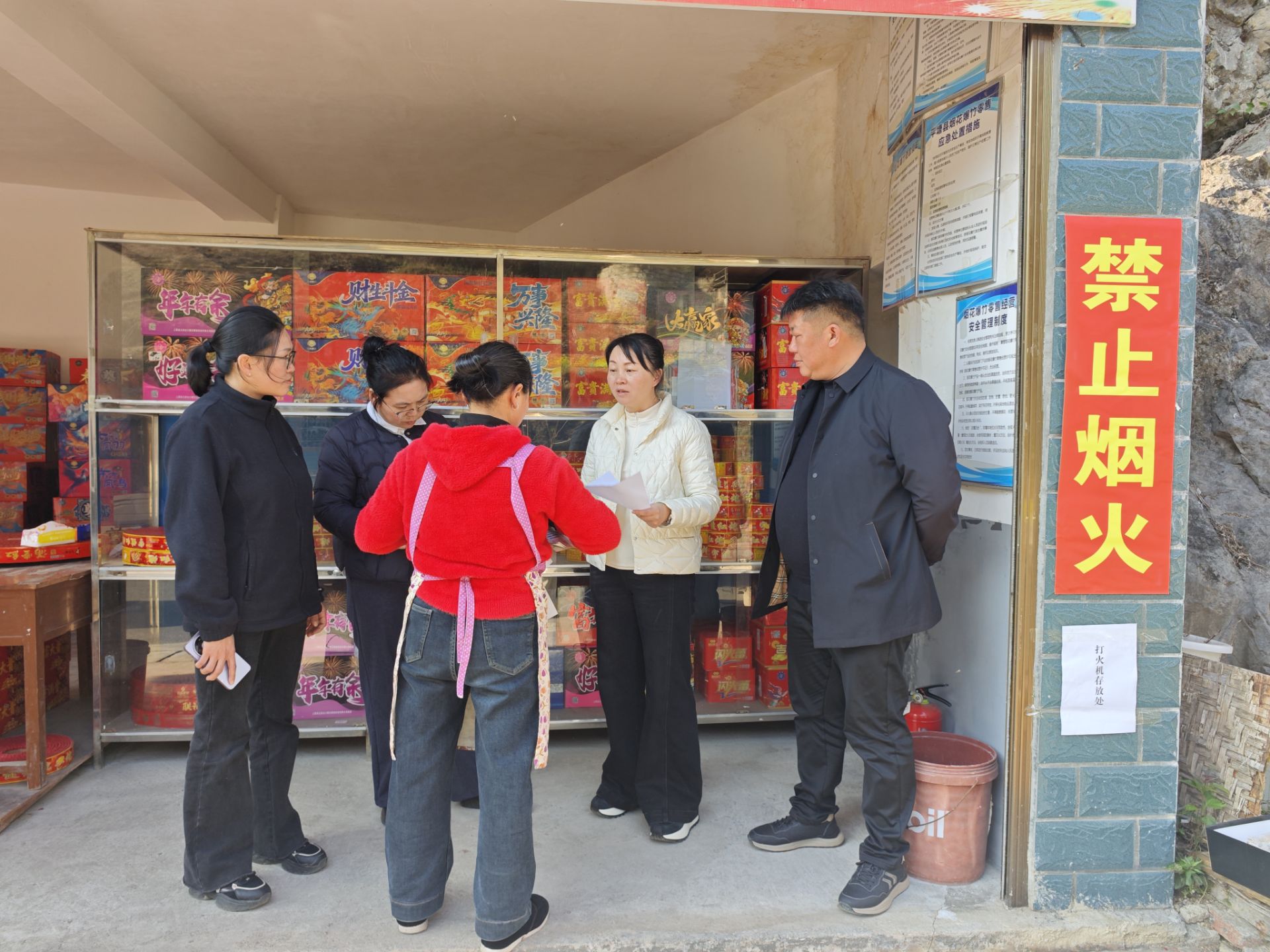 織密安全防線，守護萬家燈火——莫艷督導春節期間安全生產、森林防滅火及值班值守工作